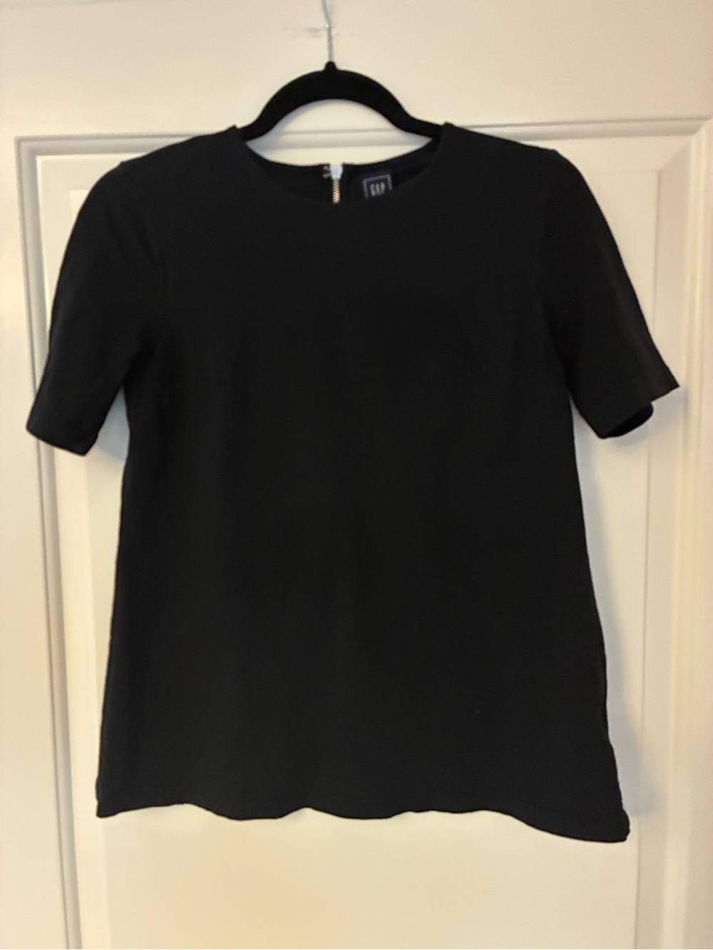 GAP Maternity Black Short-Sleeve Crewneck Top